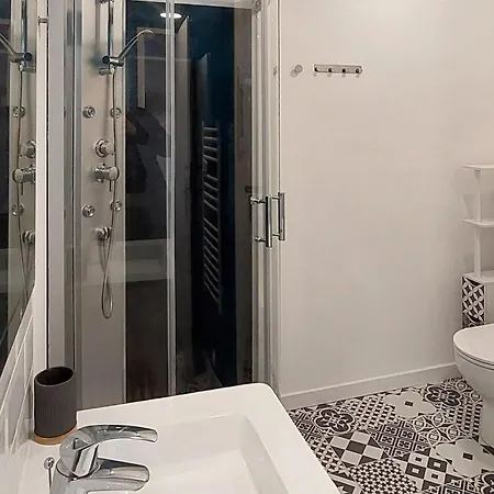 2 Bedroom Cozy In Vayres (Gironde)