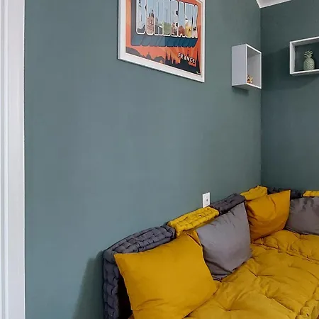 2 Bedroom Lovely In * Vayres (Gironde)