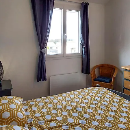 2 Bedroom Lovely In Apartment